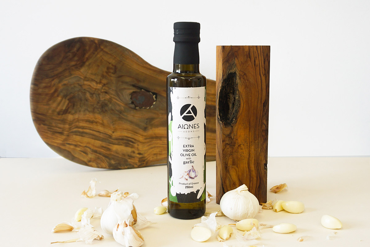 aeons-flavored-oil-garlic AEONS EXTRA PANENSKÝ OLIVOVÝ OLEJ S PŘÍCHUTÍ ČESNEKU - Obrázek 1